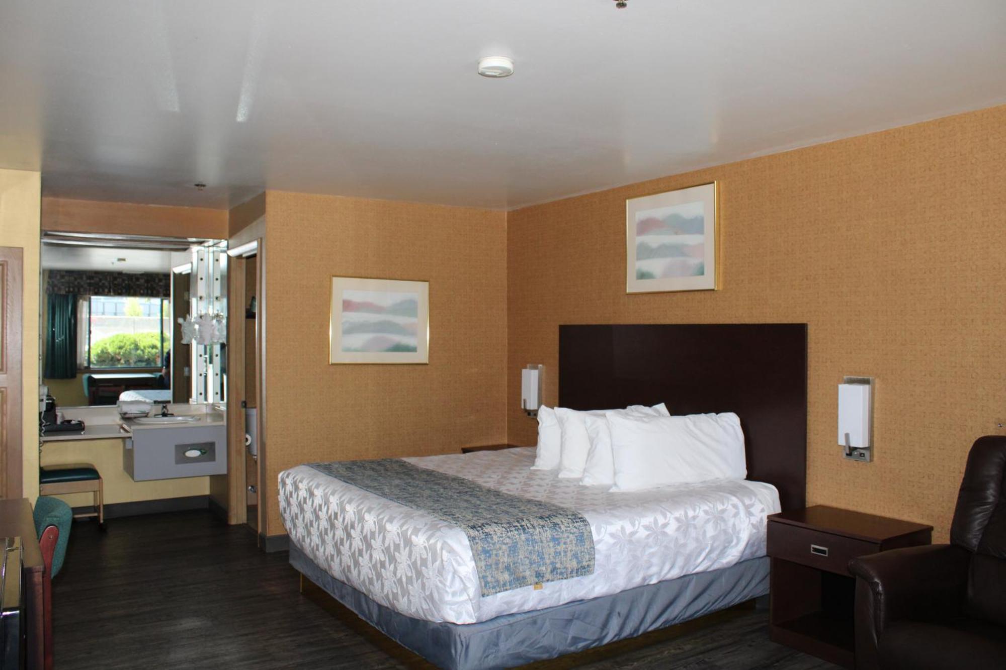 Americas Best Value Inn Phoenix Medford Фінікс Екстер'єр фото
