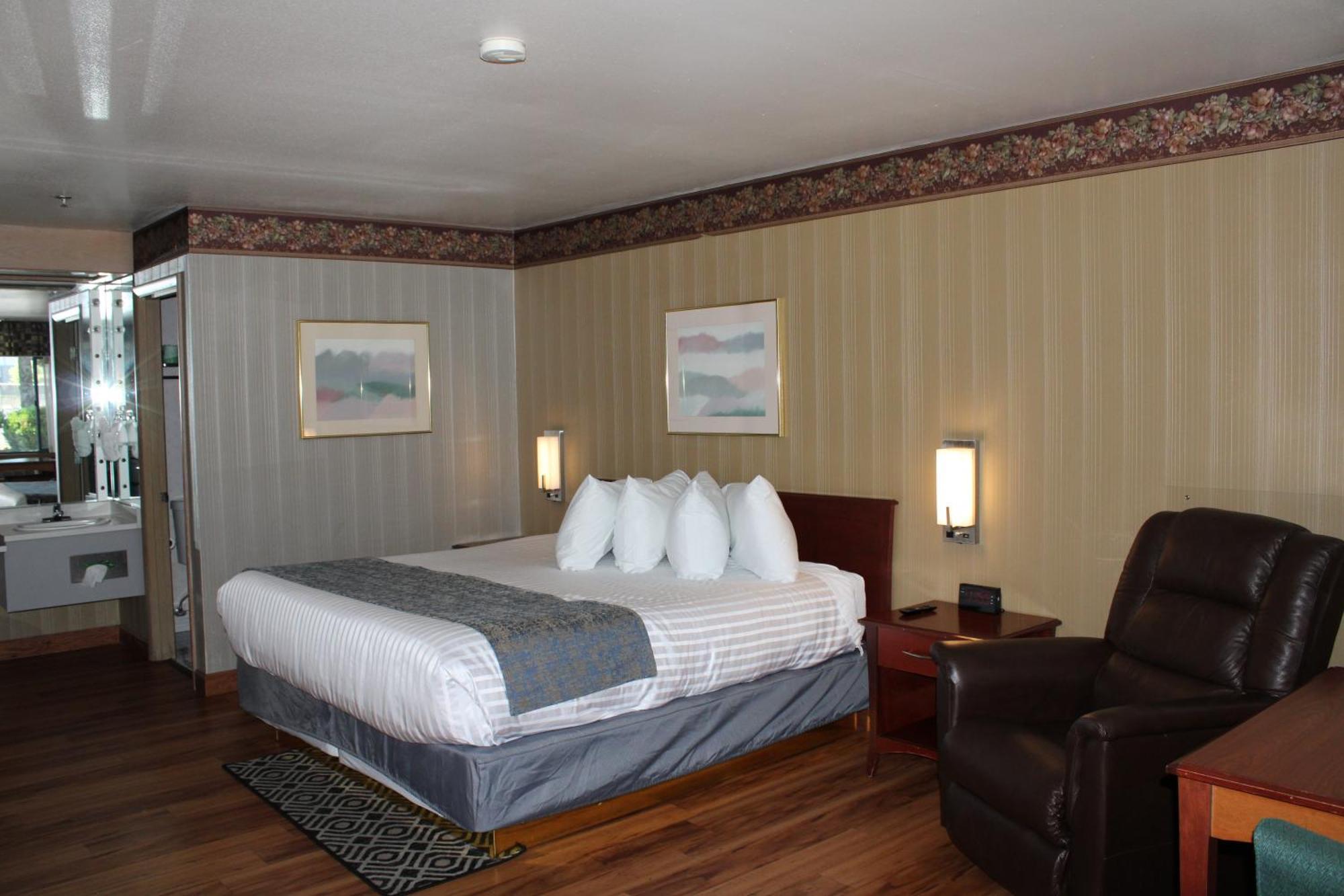 Americas Best Value Inn Phoenix Medford Фінікс Екстер'єр фото