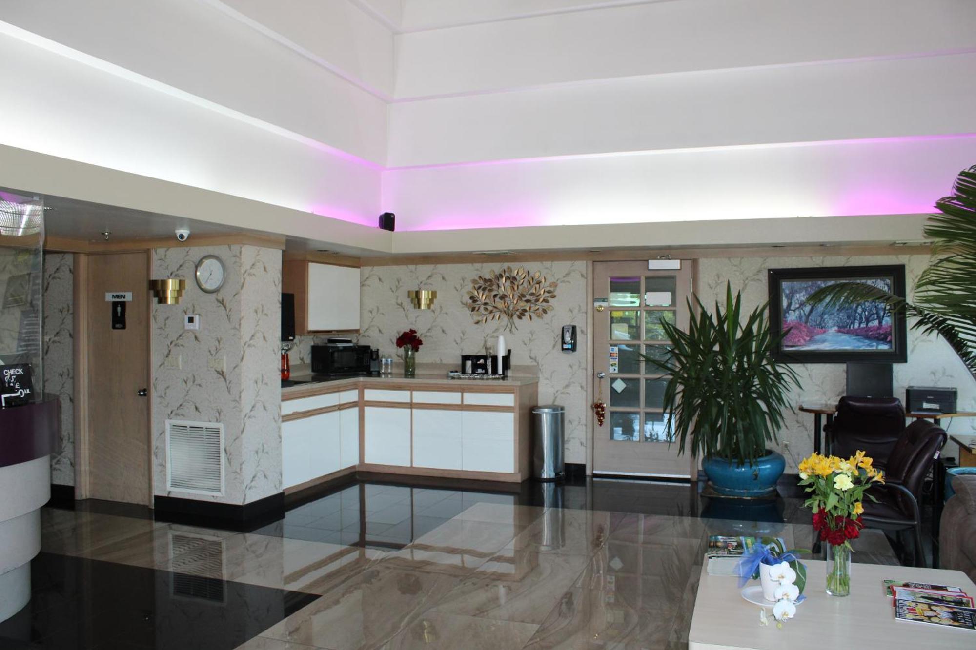 Americas Best Value Inn Phoenix Medford Фінікс Екстер'єр фото