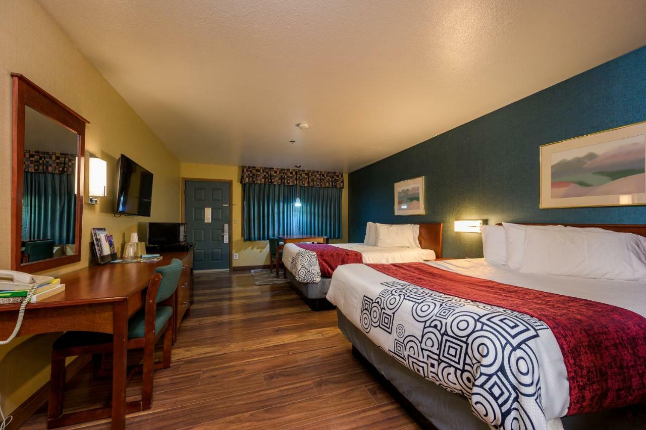 Americas Best Value Inn Phoenix Medford Фінікс Екстер'єр фото